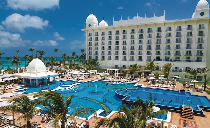 Aerial view of Riu Palace Aruba pool and beachfront